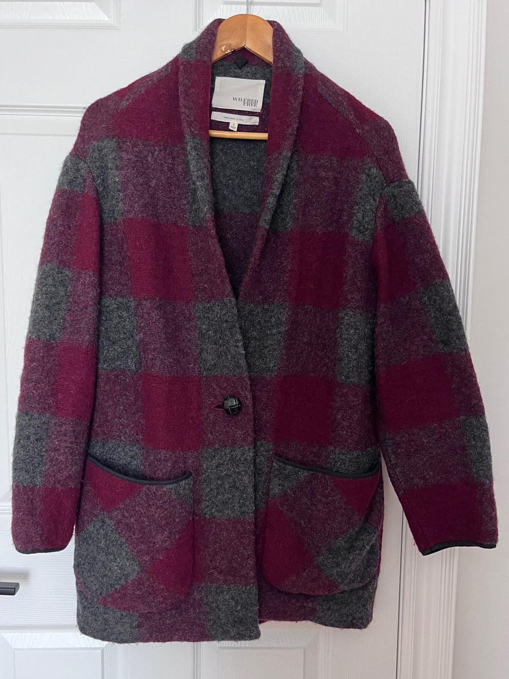 Wilfred Free Aritzia Off Duty Red Grey Plaid Wool Jacket